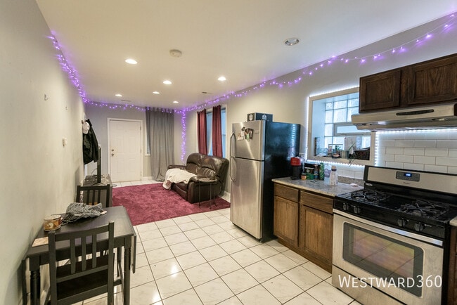 Photo - 2844 N Whipple St Unit CH1