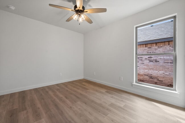 Photo - 2025 Cottonwood Ave