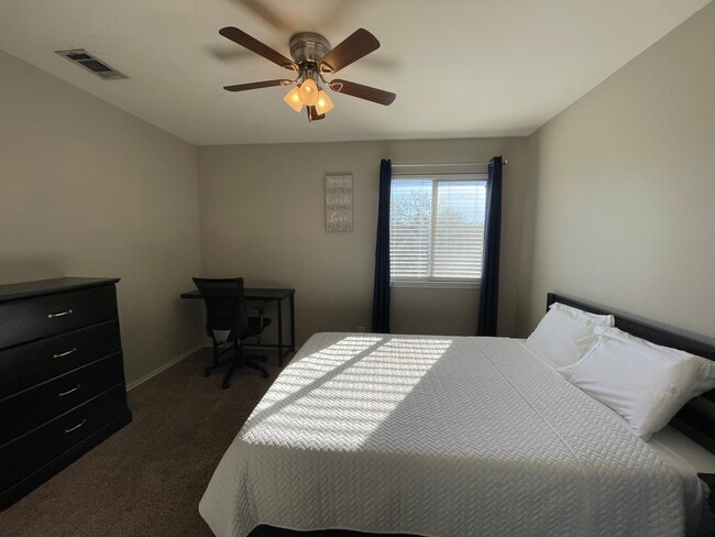 Building Photo - 10506 Tiger Way