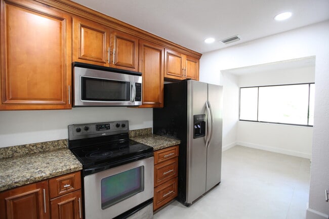 Photo - 1619 Cypress Pointe Dr