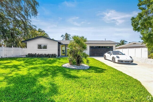 Building Photo - 3436 Manatee Dr SE Rental