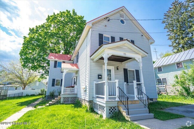 Building Photo - 15 Myrtle St Rental