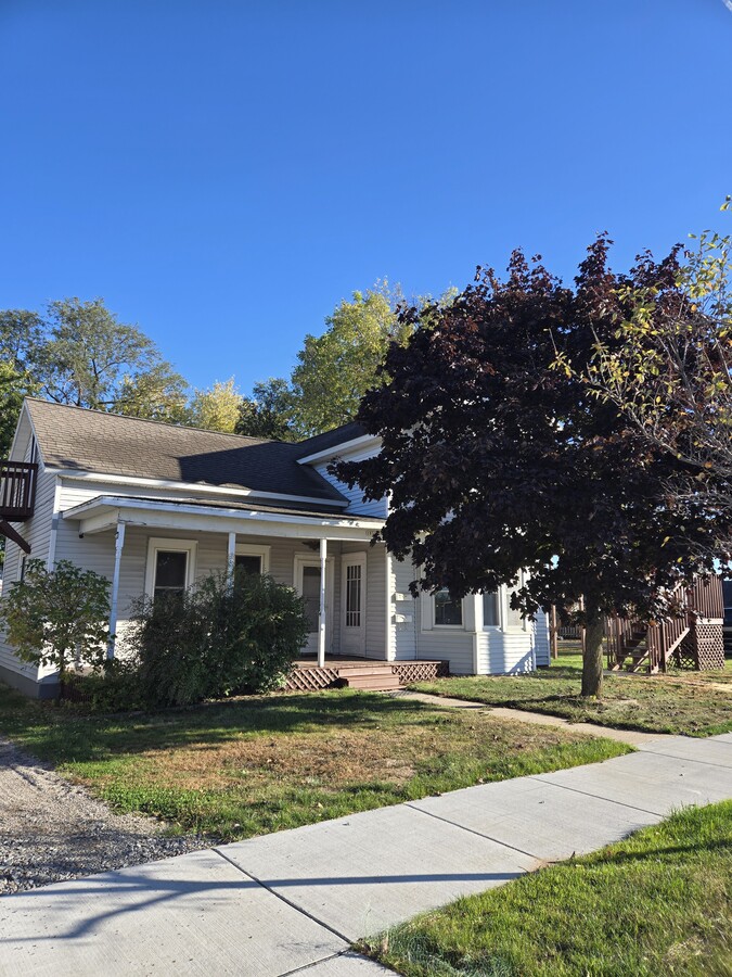 Photo - 1834 Monroe St