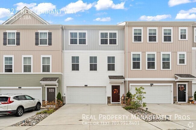 Building Photo - Stunning Townhome with Modern Upgrades and...