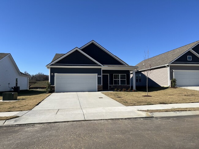 808 Grand Station Blvd Apartment - Shelbyville, TN | ForRent.com