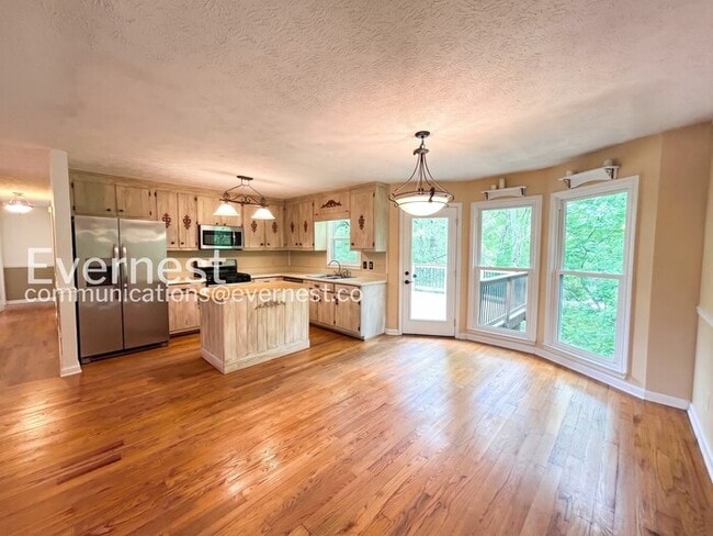 Photo - 2100 Toonigh Rd