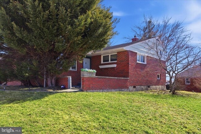 Photo - 2423 Harwood Rd