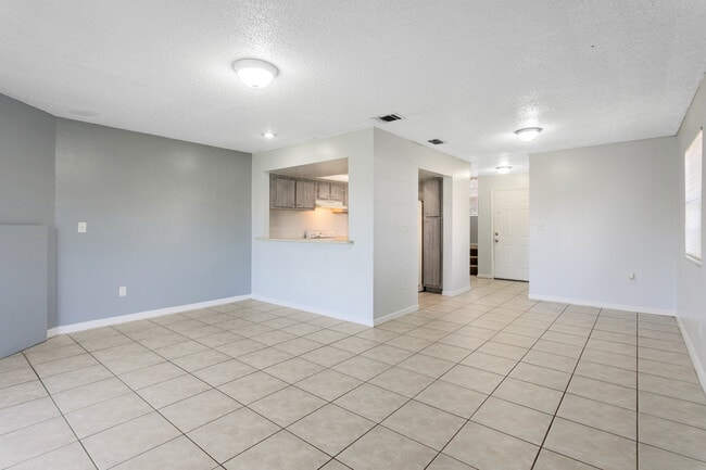 Photo - 212 Majors Ln