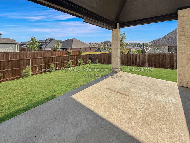 308 Winding Creek Ln
