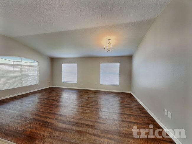 Photo - 1926 Sean Wood Cir