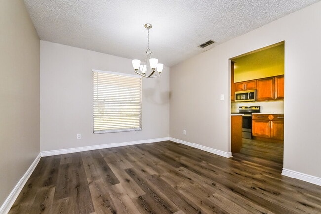 Photo - 510 Oak Creek Dr