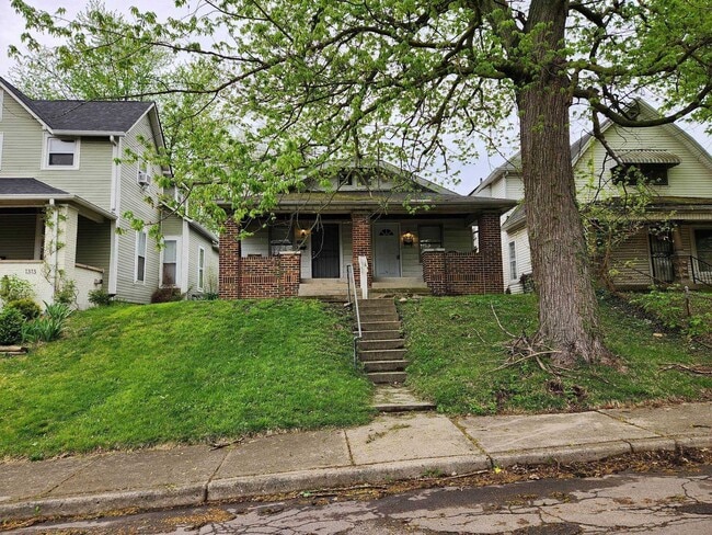 Photo - 1309 N Oxford St Apartment