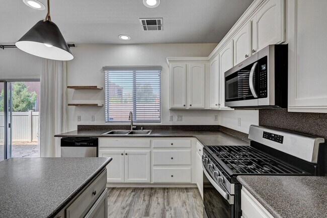 Photo - Beautiful 3 Bedroom + Loft - SOLAR INCLUDED!