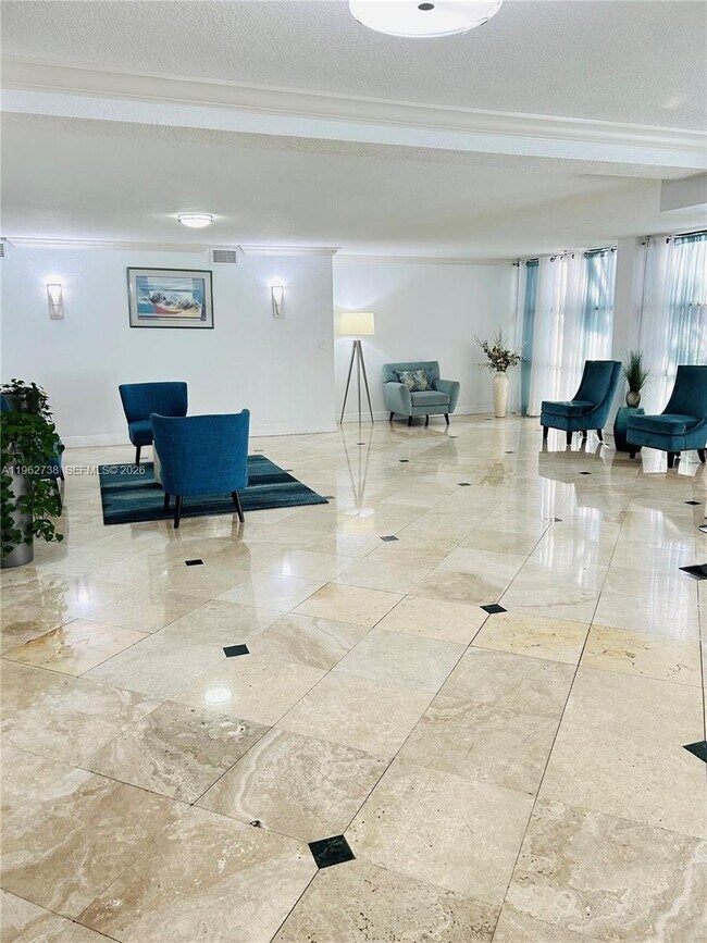 Photo - 800 Parkview Dr Unit 912