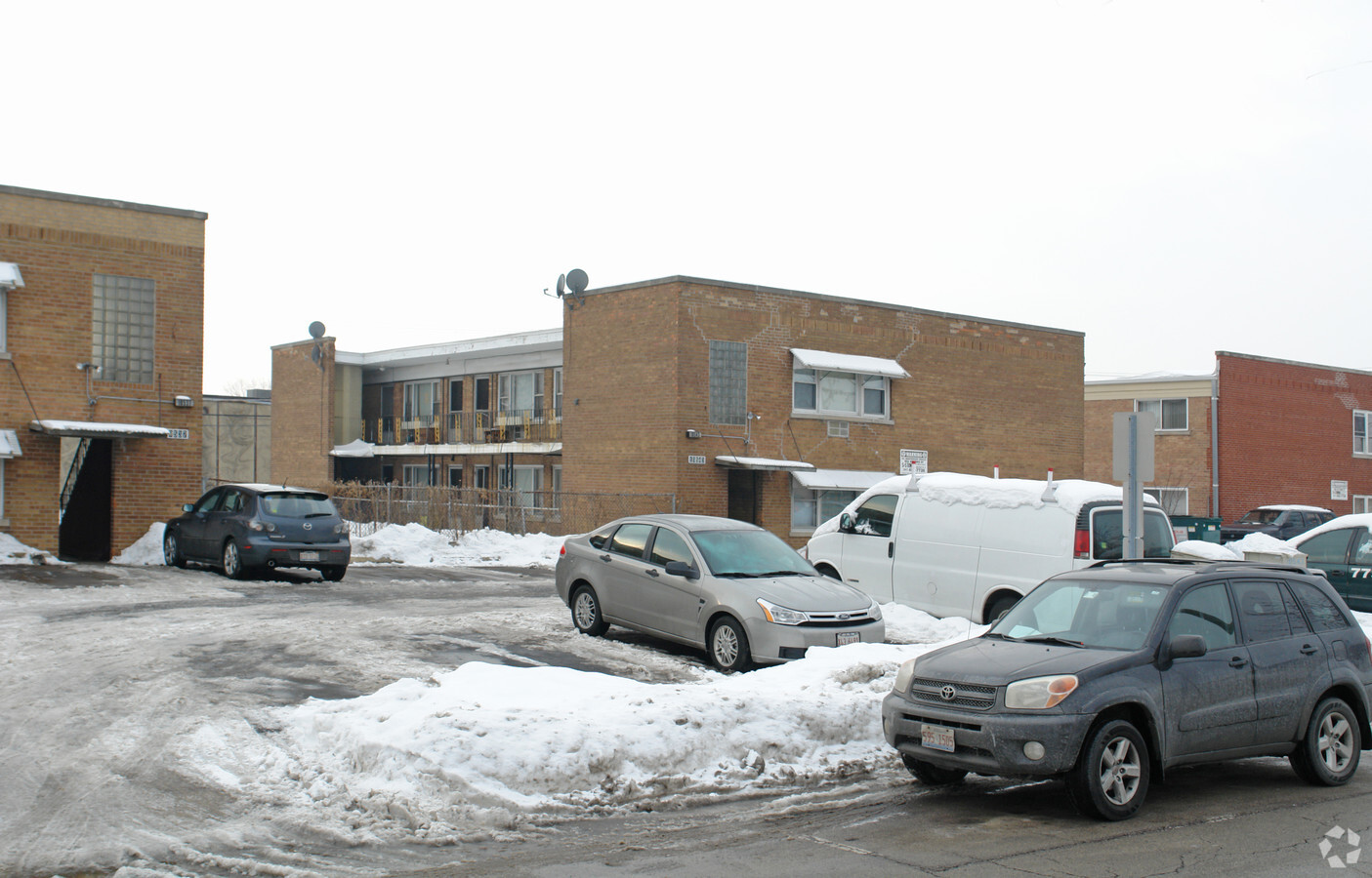 Photo - 10543 Crown Rd Apartments