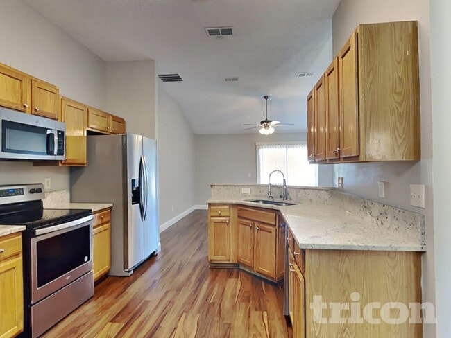 Photo - 1559 Guardian Dr