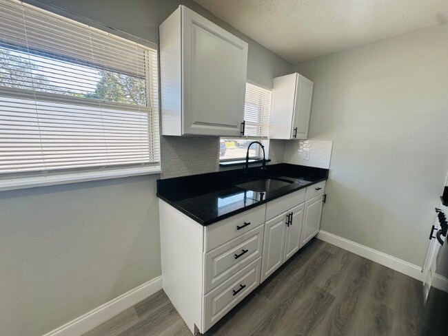 Photo - 1122 Neptune Dr