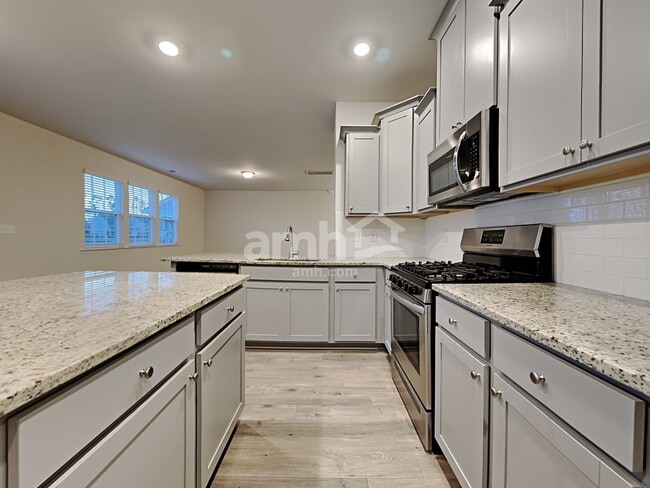 Photo - 514 Singing Bush Ave