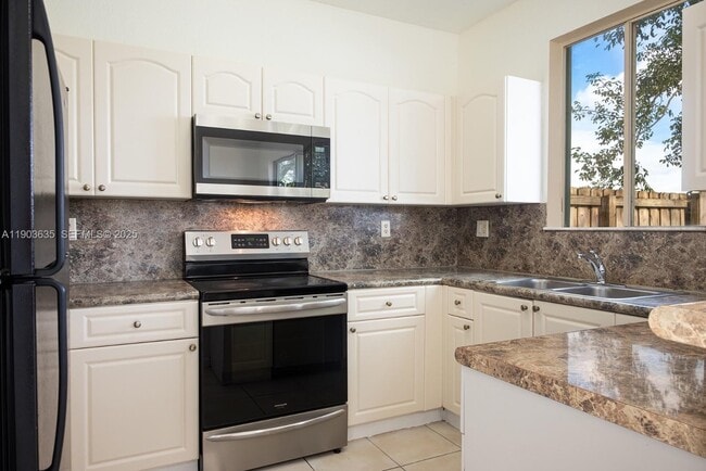 Photo - 2831 SE 15th Rd Unit 87