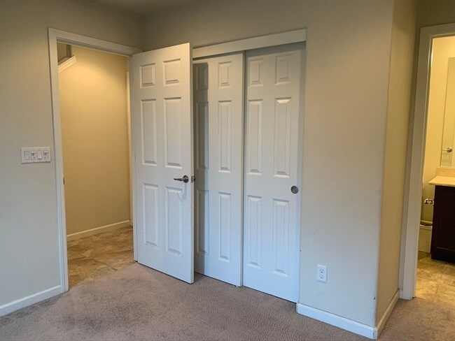 Photo - 3 Bed/3 Bath Newer Townhome in Desirable Ardenwood Neighborhood