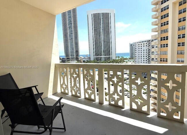 Photo - 1817 S Ocean Dr Unidad PH27