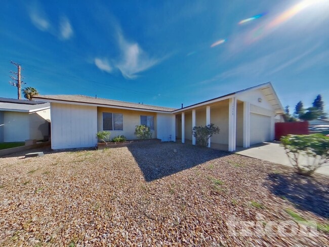 Photo - 14948 Cliffrose Ct