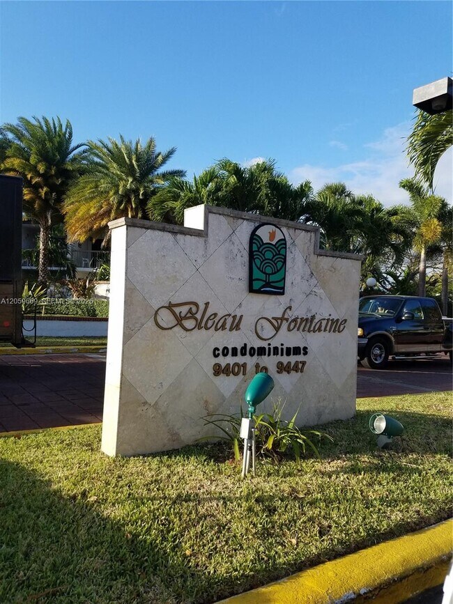 Building Photo - 9447 Fontainebleau Blvd Unit 113