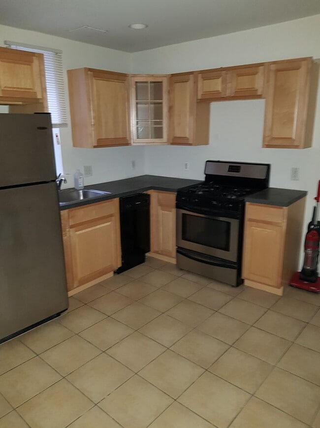 Building Photo - Point breeze house for rent