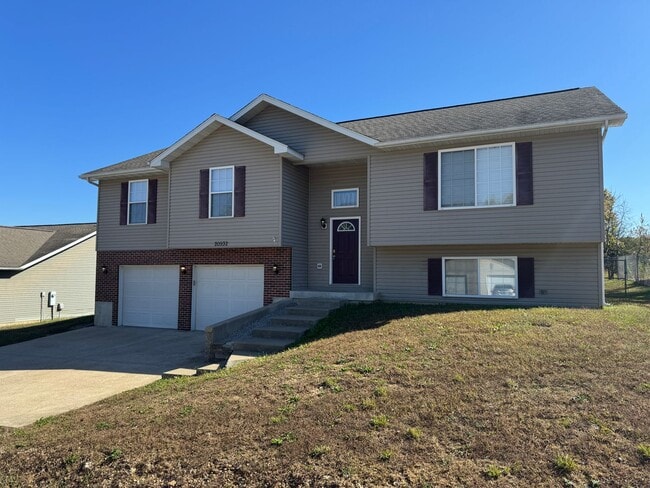 Building Photo - Updated, 4 Bedroom, Split Level Home