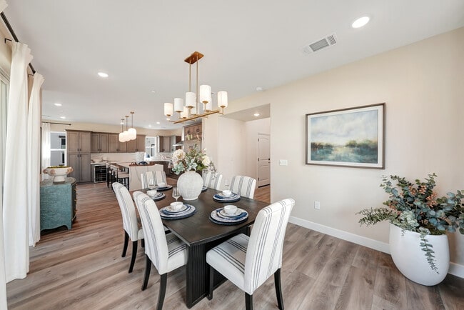 Building Photo - 143 N Un St