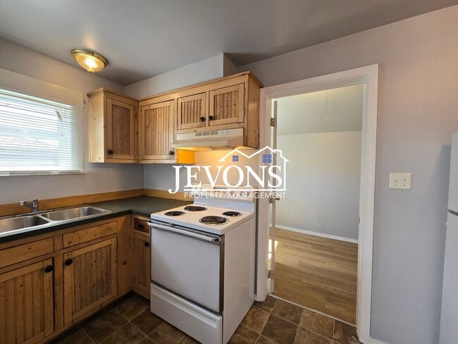 Photo - 215 N Chestnut St Unit 2
