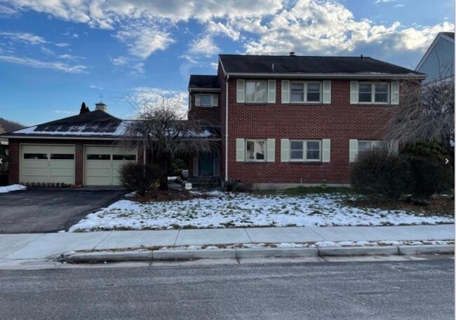 Building Photo - 42 Miriam St Unit 2