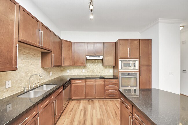 Building Photo - 6363 San Felipe St Unit 313