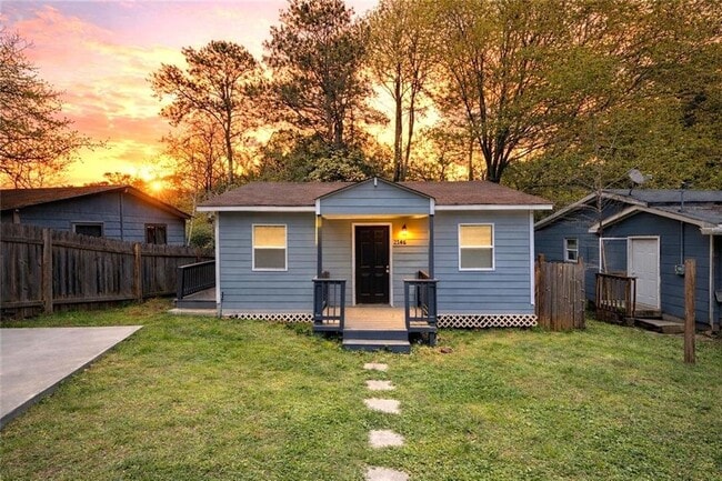 Building Photo - 2146 Brookview Dr NE