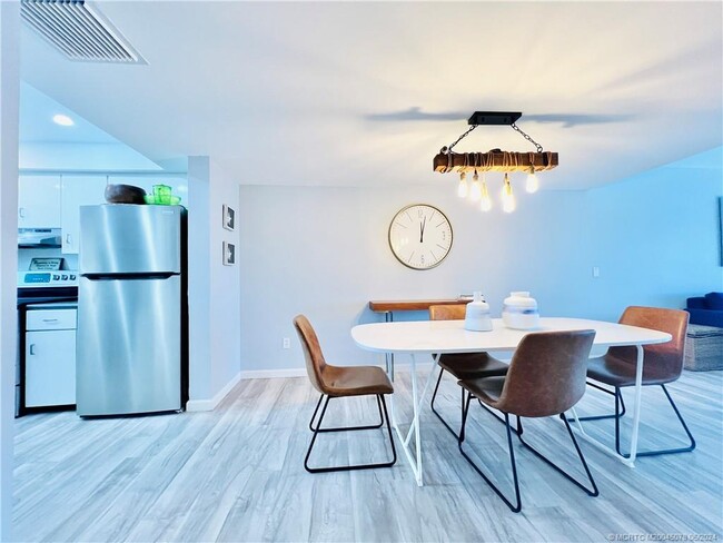 Building Photo - 11000 S Ocean Dr Unit 6I