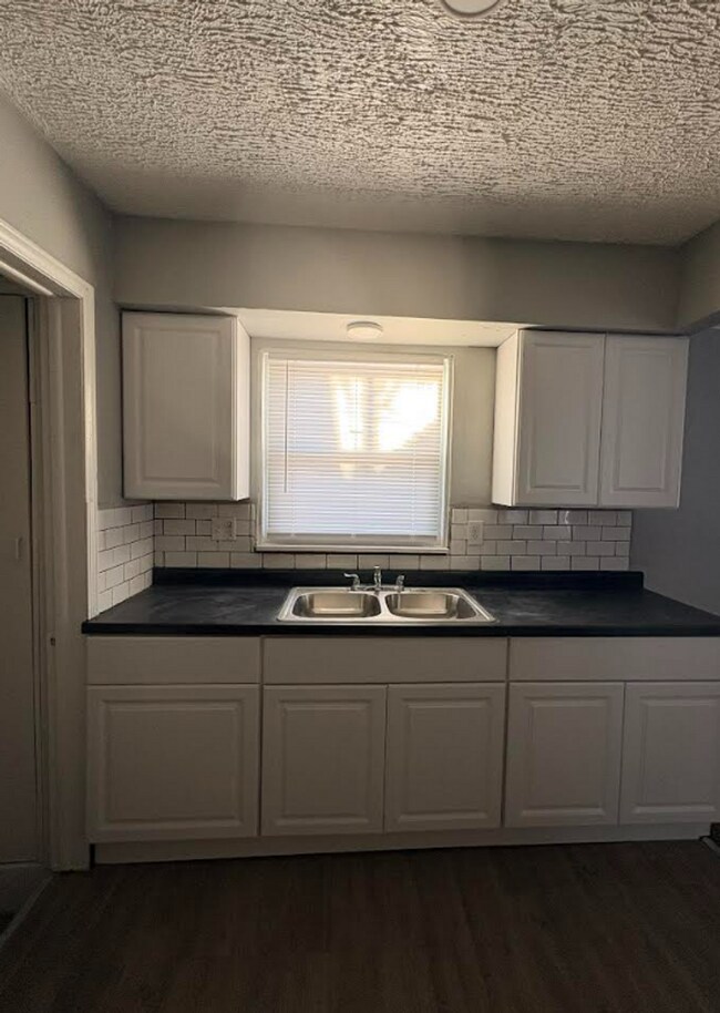 Photo - 18428 Stahelin Ave