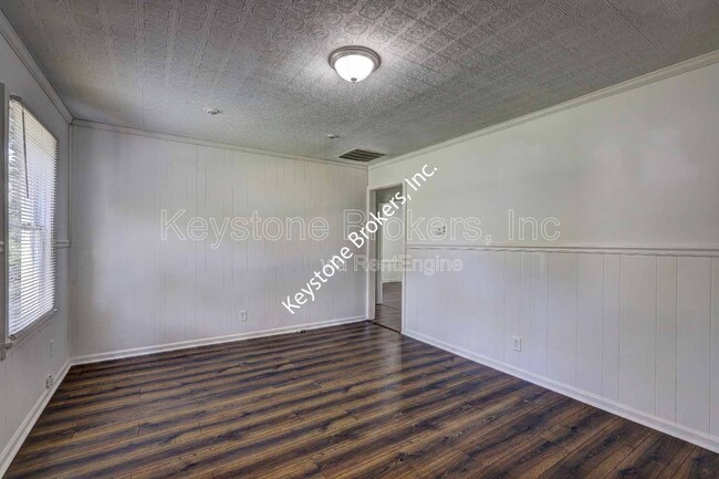 Photo - 1241 Auburn Dr