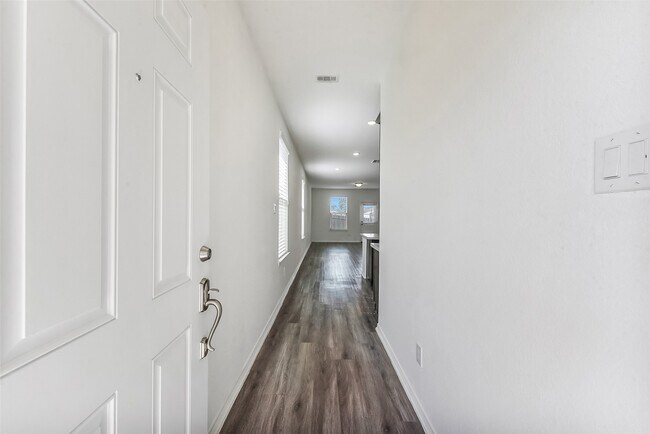 Photo - 21218 George Vancouver Ct