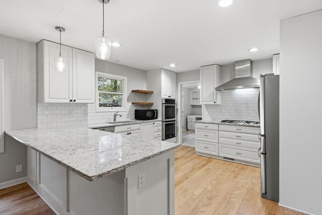 Photo - 1901 Scenic Dr