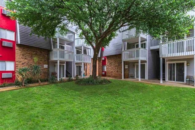 Photo - 2612 Southwest Pkwy