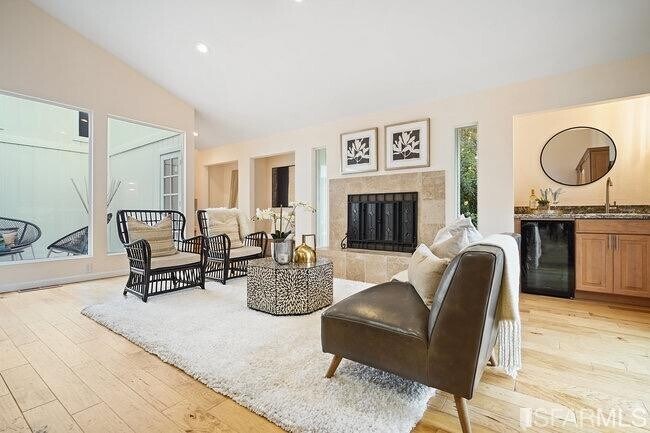 Photo - 4076 Crest Rd