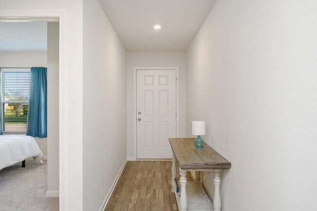 Photo - 42 Lockwood Way W