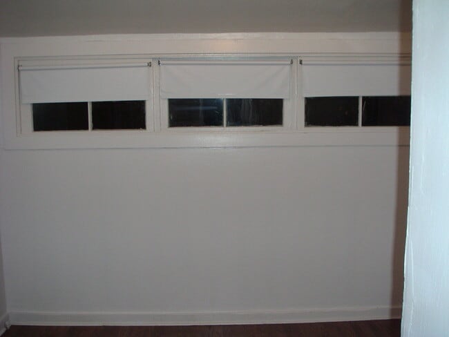 Photo - 512 14th St Unit Great upper Tree house 1 Bedroom