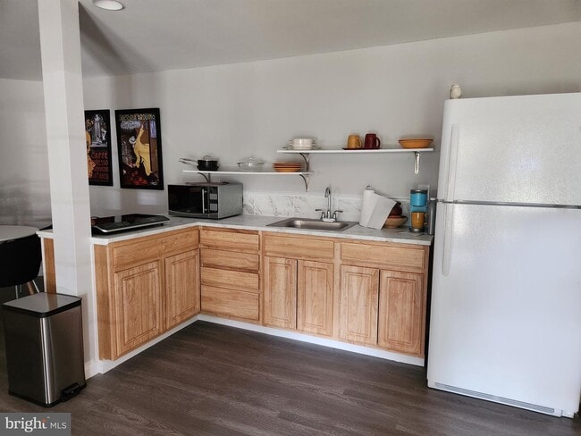 Photo - 6450 Bannister Ct