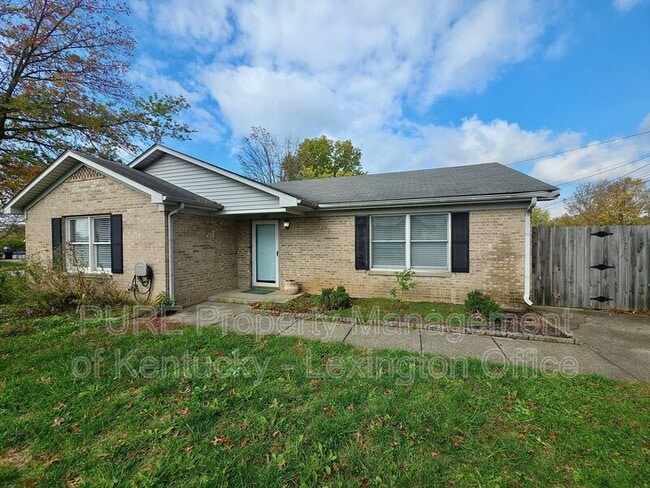 Photo - 305 Williamsburg Dr