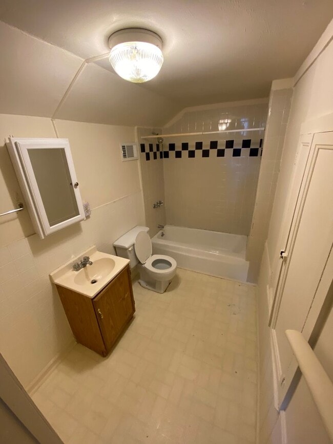 Photo - Quiet Forested 1 Bedroom Unit Unidad 285 #3