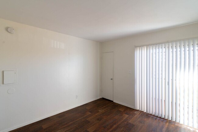 8123 - Sepulveda Apartments