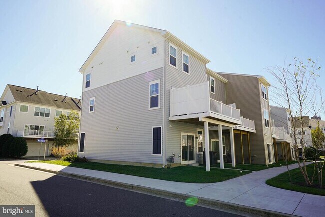 Photo - 414 Waterfield Ct