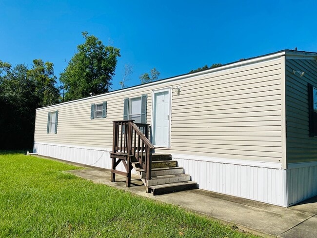 Building Photo - Cute 2 bed/2 bath mobile home in Opelousas Unit CVMHP284