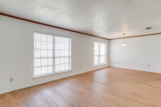 Photo - Spacious 4 Bed, 2 Bath Home in SW Fort Worth Ready for New Tenants- 76133